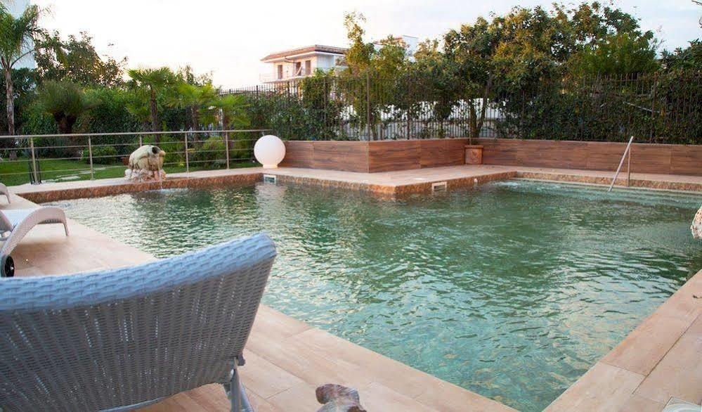 Hotel Villa Clementina สกาฟาติ ภายนอก รูปภาพ